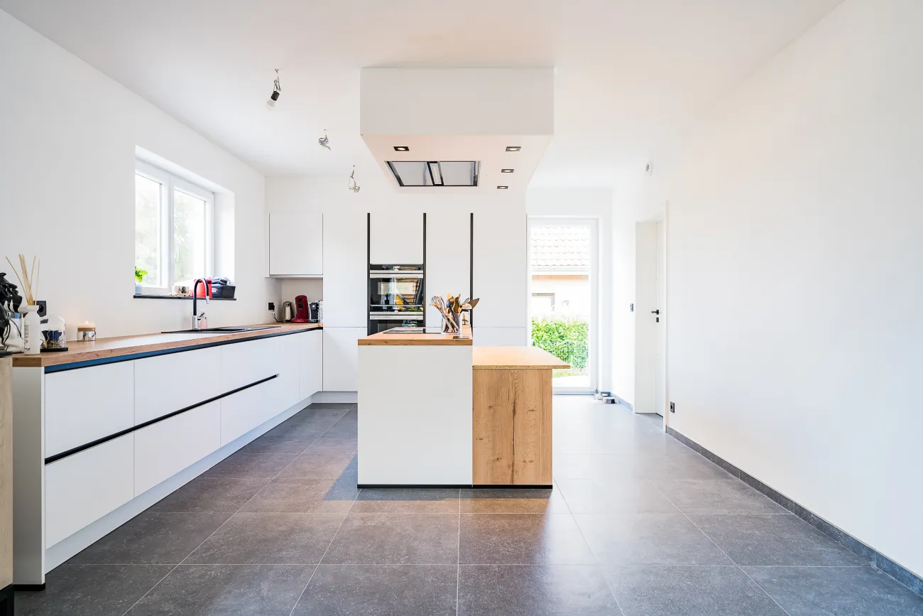 Intérieur maison clés sur porte