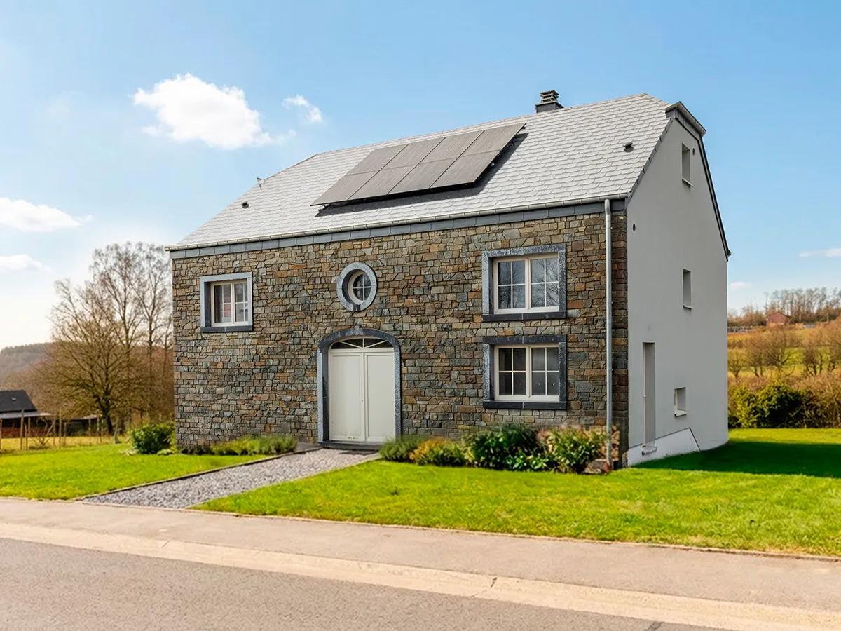 Un client vous ouvre les portes de sa maison neuve à Transinne