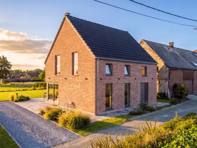 Un client vous ouvre les portes de sa maison neuve à Houtaing