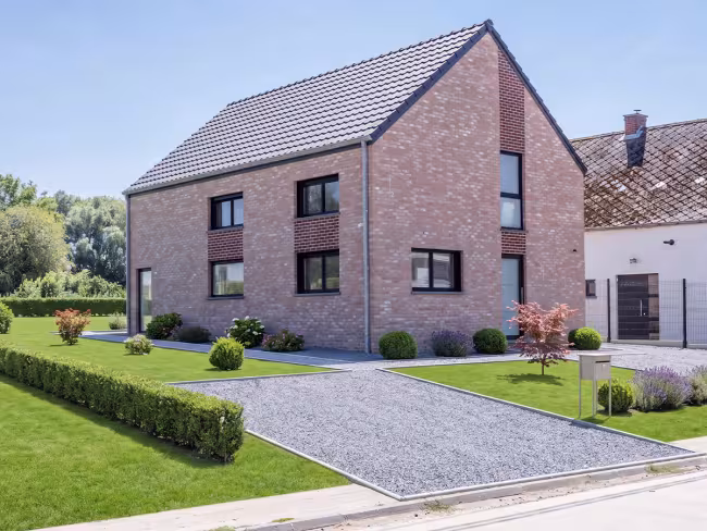 Un client vous ouvre les portes de sa maison neuve à Ligne